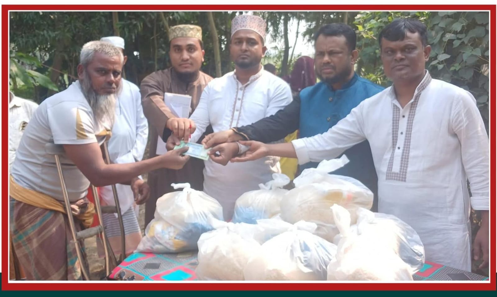 জগন্নাথপুর যুব ফোরাম এর ব্যবস্হাপনায় মাহে রমজান উপলক্ষে ইফতার সামগ্রী বিতরণ